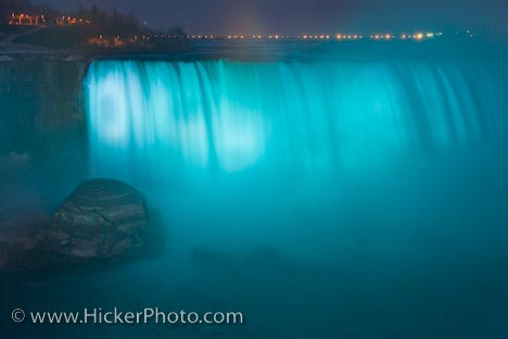 /dateien/uf28955,1260799903,niagara-falls-night-lights 36400