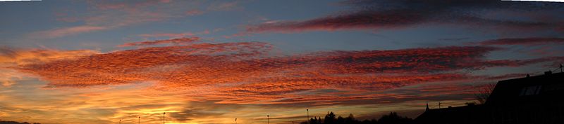 /dateien/uf28955,1288535345,800px-Sonnenuntergang mit wolken