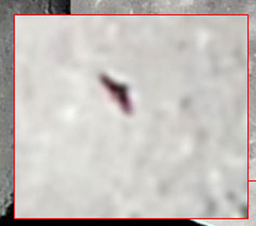 Dreieckiges Objekt über dem Mond uf47394,1225318970,show-image org-08102923225404