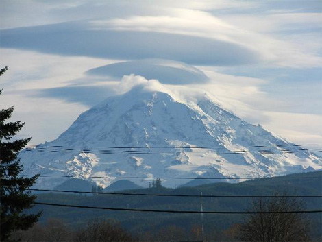 /dateien/uf48627,1232149826,081205 rainier cloud 04