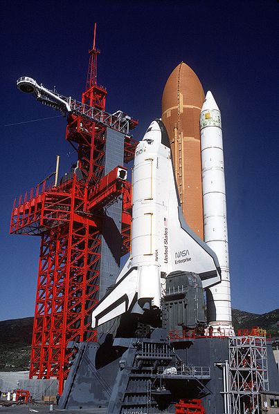 /dateien/uf58555,1279531358,403px-Space Shuttle Enterprise in launch configuration