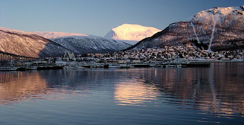 /dateien/uf58596,1260732373,800px-Tromsdalen afternoon sun