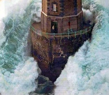 /dateien/uh28902,1172866452,lighthouse wave