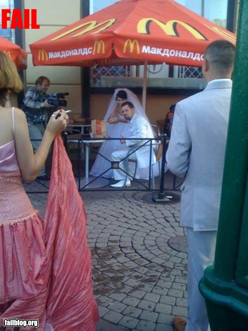 Bilder-Thread uh43048,1268215640,epic-fail-wedding-reception-fail