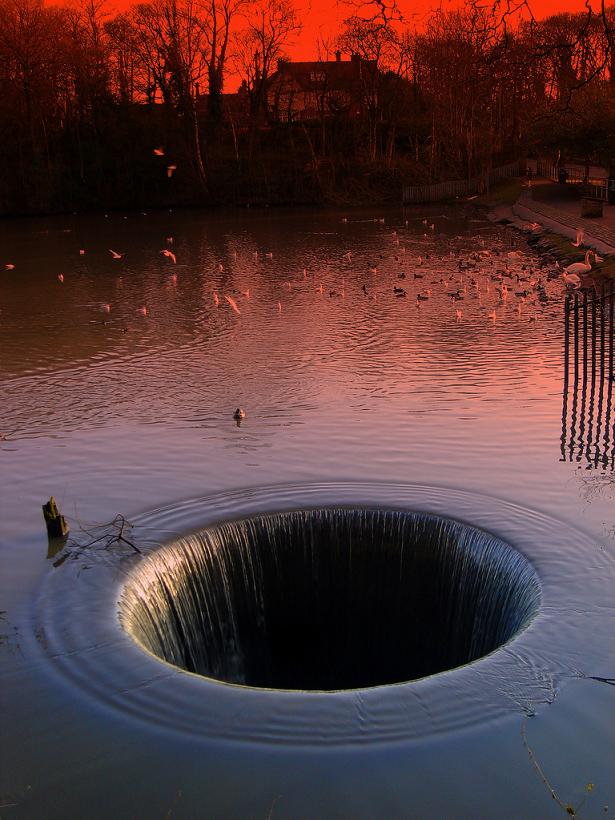 Bilder-Thread uh43048,1281295064,morning-glory-hole-in-the-water