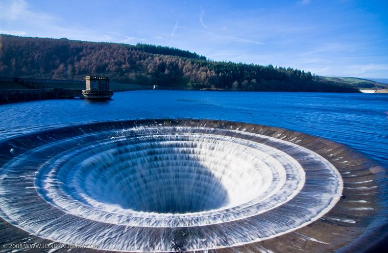 Bilder-Thread uh43048,1281295783,giant-dam-spillway-ladybower-resevoir