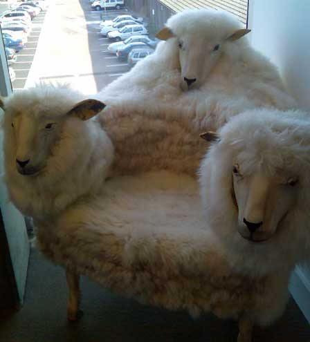 Bilder-Thread uh43048,1287436330,strange-chair2