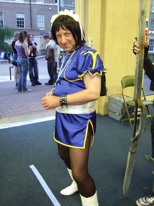 Bilder-Thread uh43048,1287436380,cosplay costume fails 44