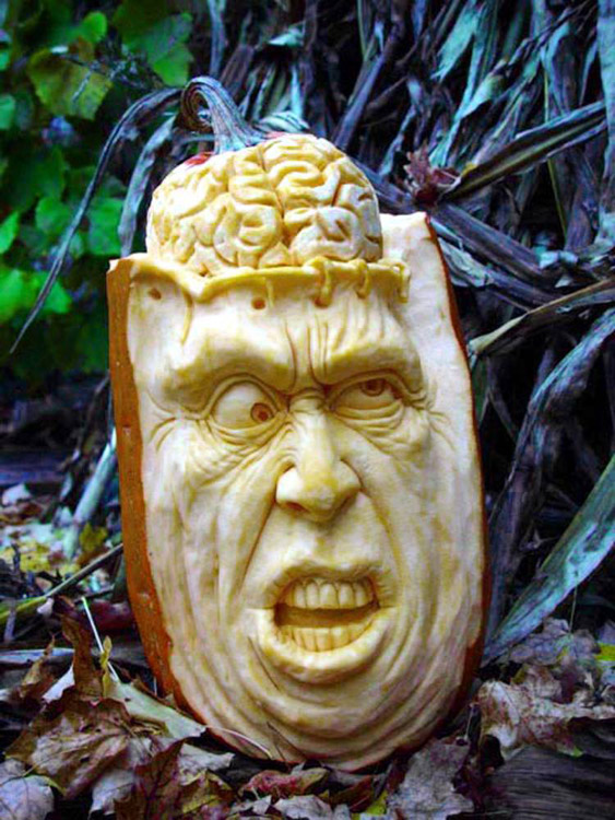 Bilder-Thread uh43048,1289493253,Ray- Villafane pumpkin 5
