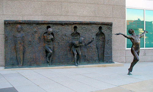 Bilder-Thread uh43048,1289903301,break-free-statue