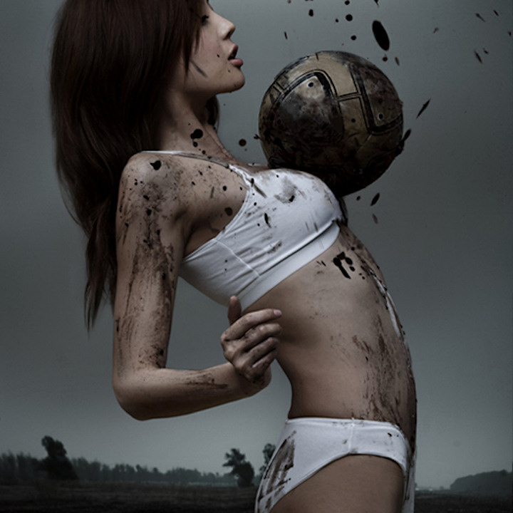 /dateien/uh45894,1277316623,sexy-korean-girl-dirty-soccer