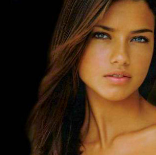 /dateien/uh55240,1294265219,adriana lima4