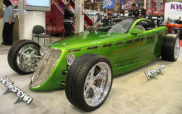 /dateien/uh59733,1268956387,112 2006 sema 227xChip Foose hemisfearfront view