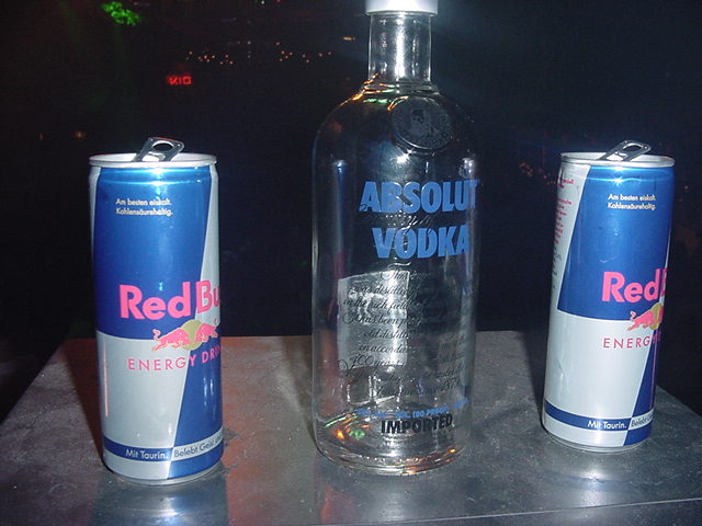 /dateien/uh60141,1265321614,Red Bull  Wodka NW