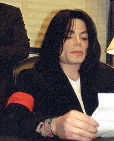 /dateien/uh60207,1266525515,Michael Jackson 2004 Aids Campaign