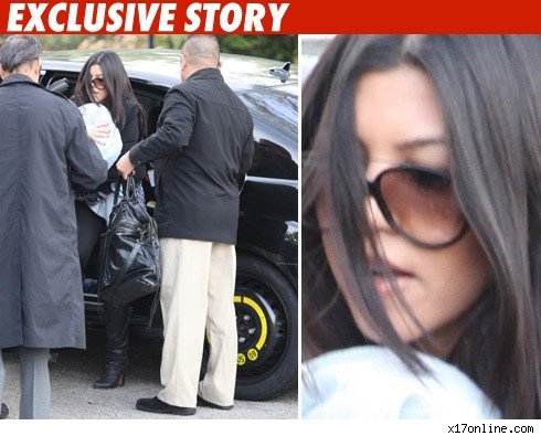 /dateien/uh60207,1266915747,0222 kourtney kardashian exs x17