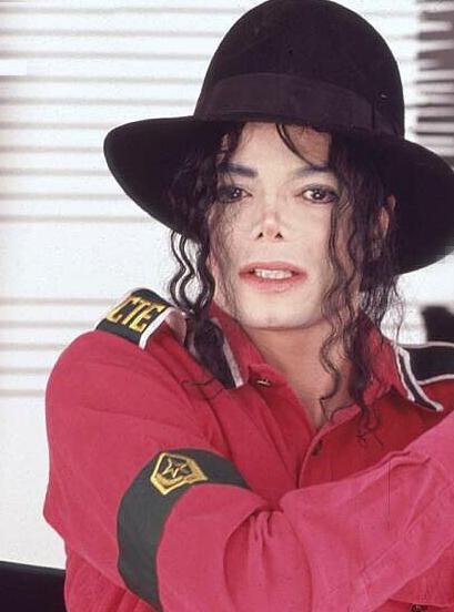 /dateien/uh60207,1270115862,Lovely-MJ-michael-jackson-10915764-409-552