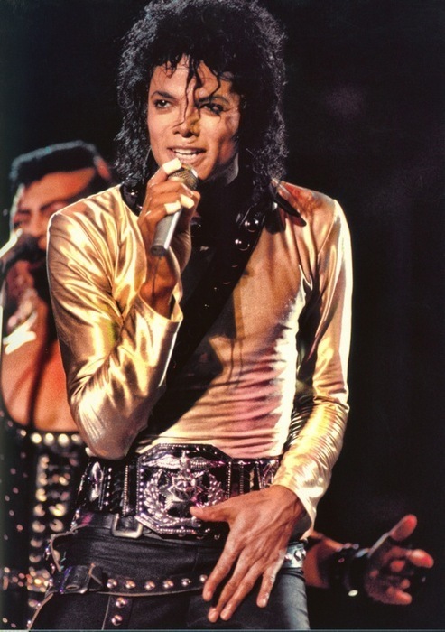 /dateien/uh60207,1270319322,Michael-Jackson-michael-jackson-10772971-493-700