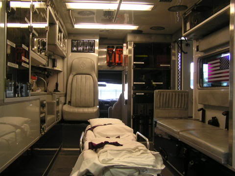 /dateien/uh60207,1272363275,Ambulance79Inside