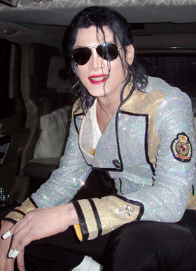 /dateien/uh60207,1272888378,NaviasMichaelJackson