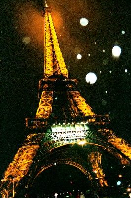 /dateien/uh60429,1266017851,Eiffelturm bei Nacht