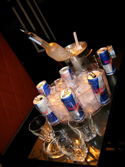 /dateien/uh60450,1286214485,RedBullVodka