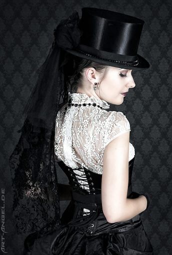 /dateien/uh60831,1283289145,gothic-portrait-mFCnchen-Gothic-Lady-Schwarz-People-510x510