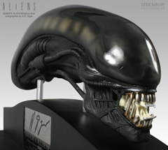 /dateien/uh67432,1288814663,Alien-bust-giger-1-01