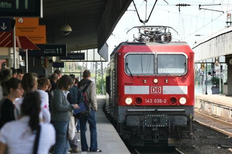 /dateien/vo59448,1281636846,Bahnhof HA Hamburg  235942c