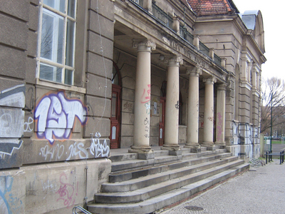 Graffiti Kunst oder nicht Kunst? vo61251,1271428303,Fraunhofer IAP Ei neuartiger Polymerlack soll historische Gebaeude vor Graffitis schuetzen