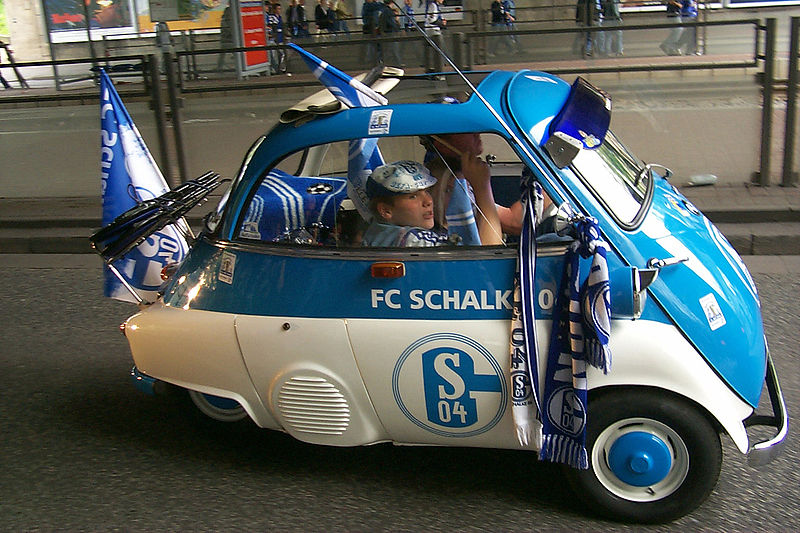 800px-Schalke Auto01