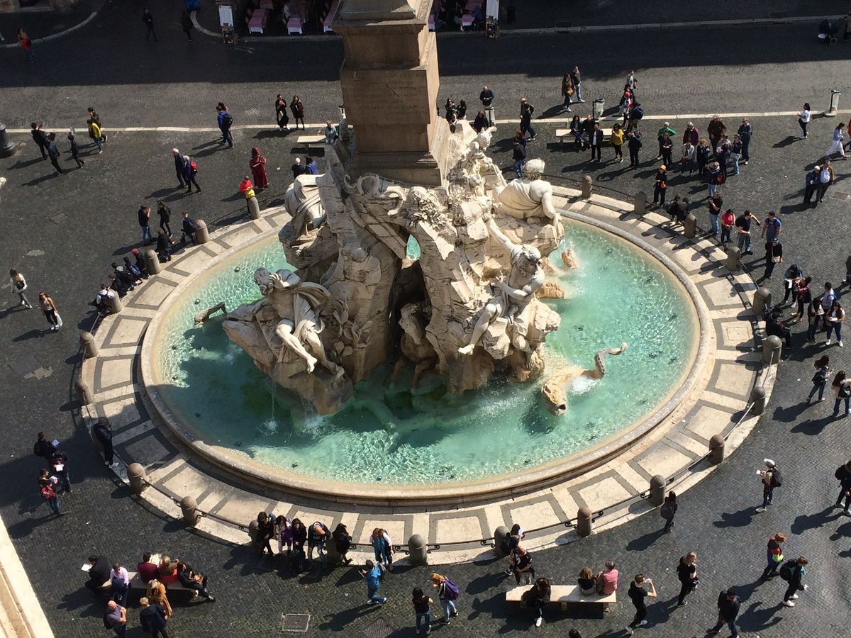 Fontana di quattro fiumi - Copy