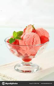 Erdbeer-Eis