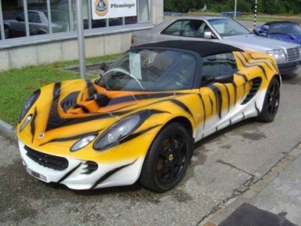 Graffiti-On-Exotic-Cars-1