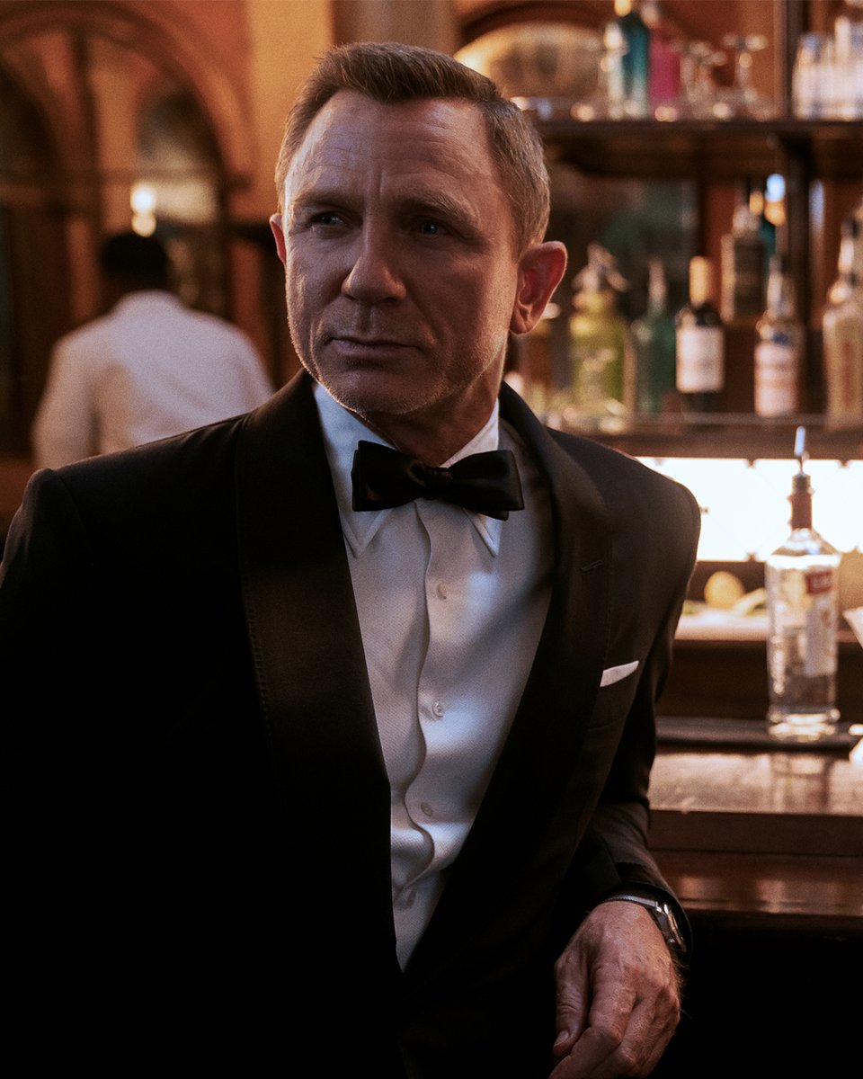 No Time bts Daniel Craig - Copy