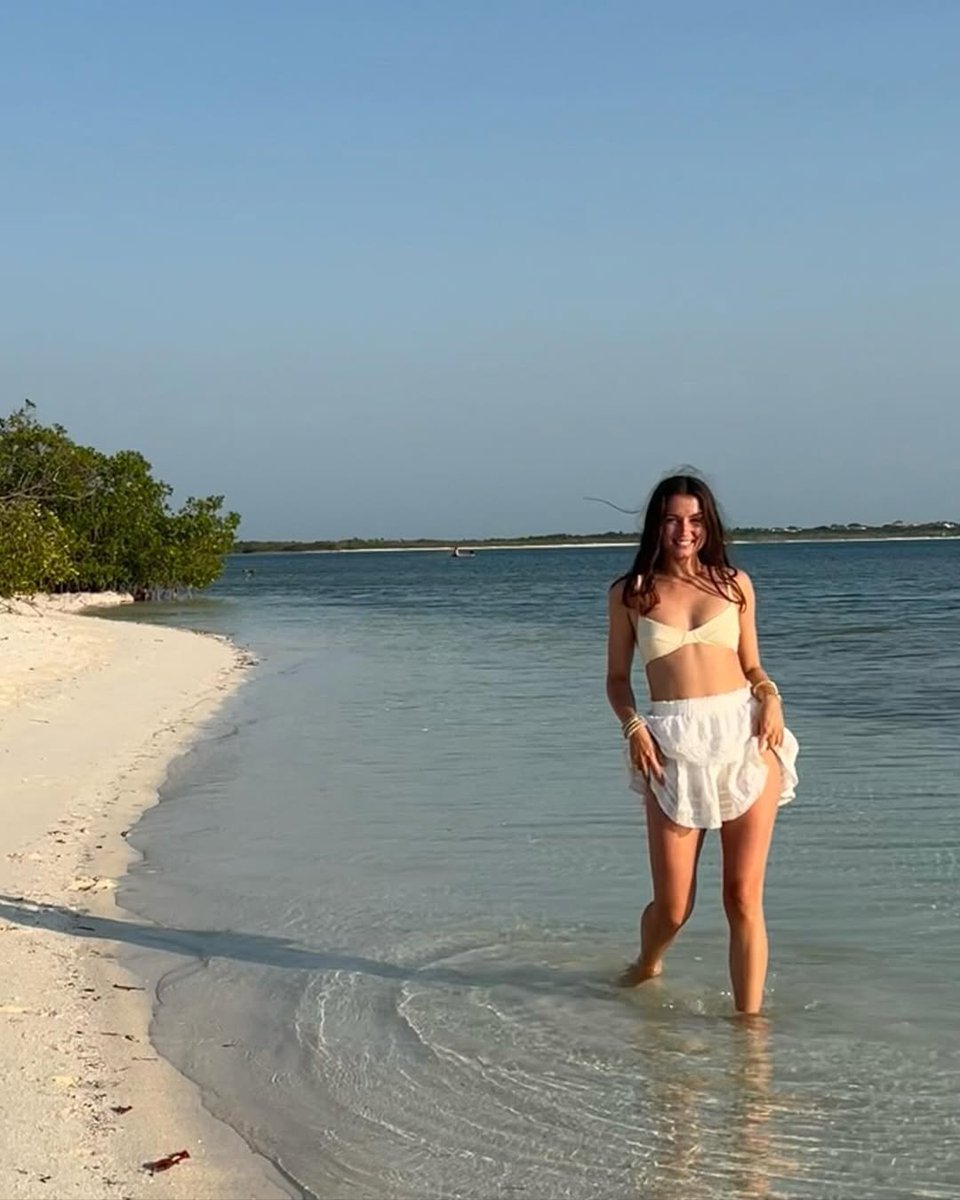 ana alla spiaggia 1 - Copy