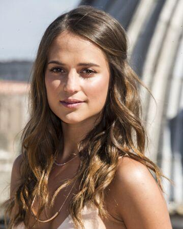 48alm1oiaezf Alicia Vikander