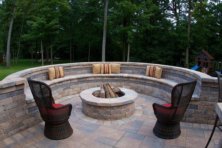 schon-cinder-block-fire-pit-design-backy