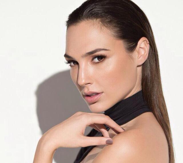 Gal-Gadot-facebookgadot-1