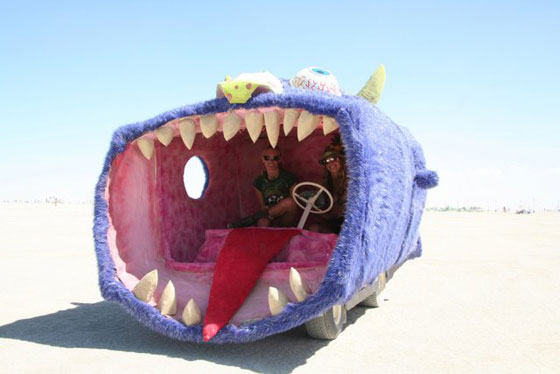 t8c535b crazy-shark-car