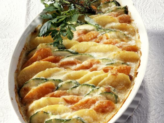 kartoffel-gemuese-gratin-mit-zucchini-un