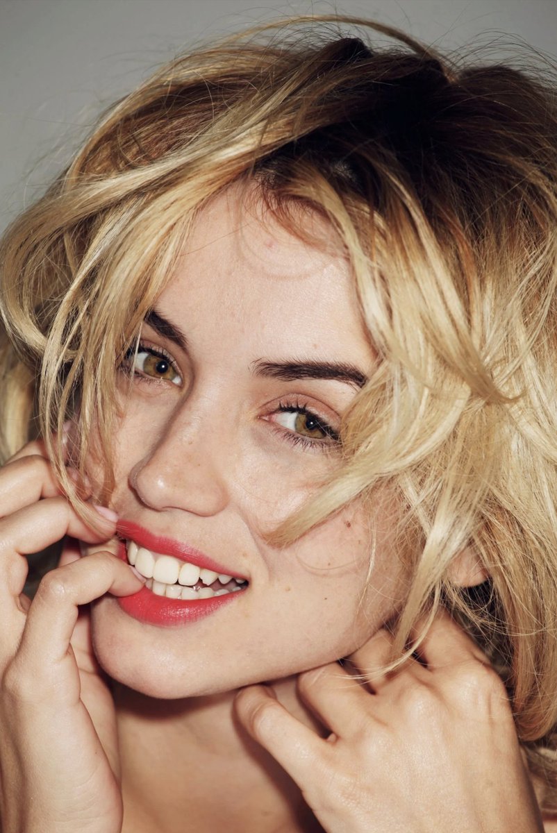 blonde ana - Copy