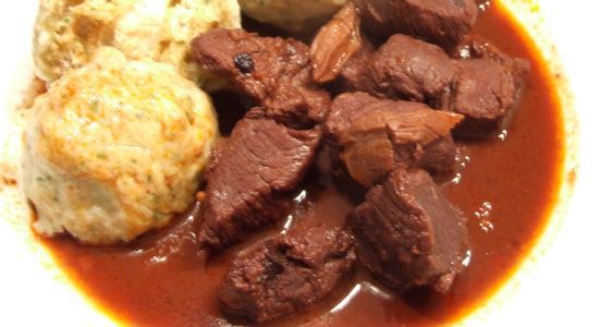 Fumos miese Spelunke hirschgulasch-steinpilzsosse-selbstgemac