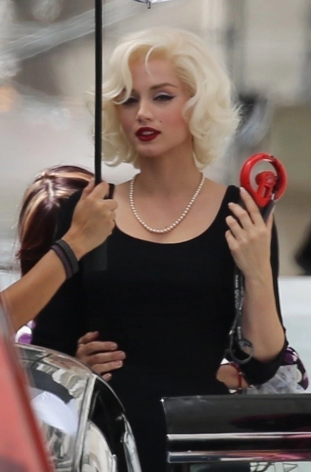 blonde 22 bts ana - Copy