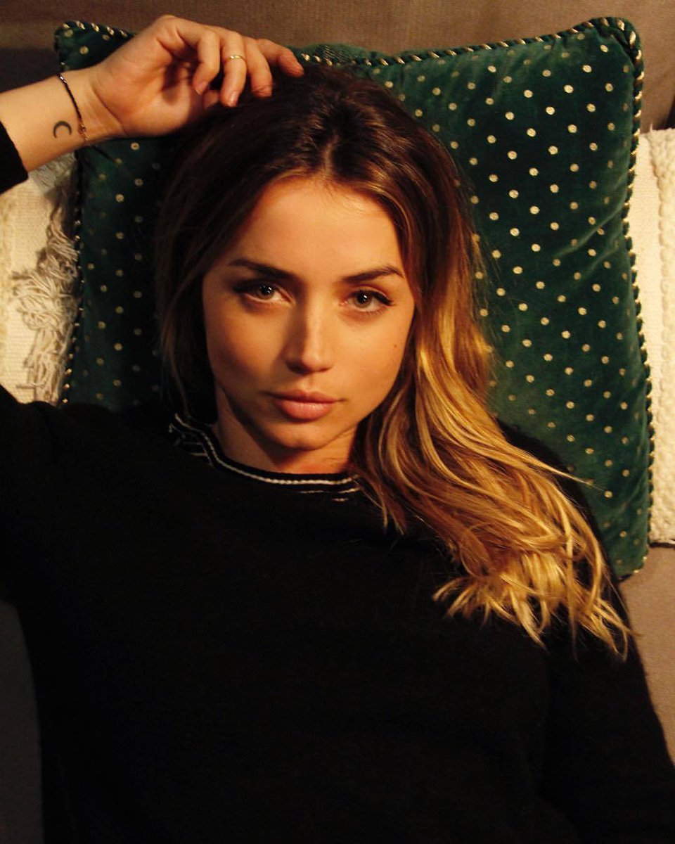 Ana de Armas neu - Copy