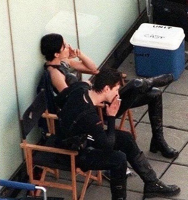 The Matrix 1999 bts Keanu Carrie Ann - C