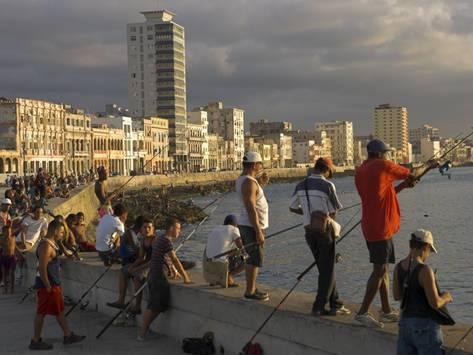 eitan-simanor-men-fishing-at-sunset-aven