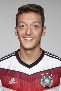 mesut-oezil-25713 3