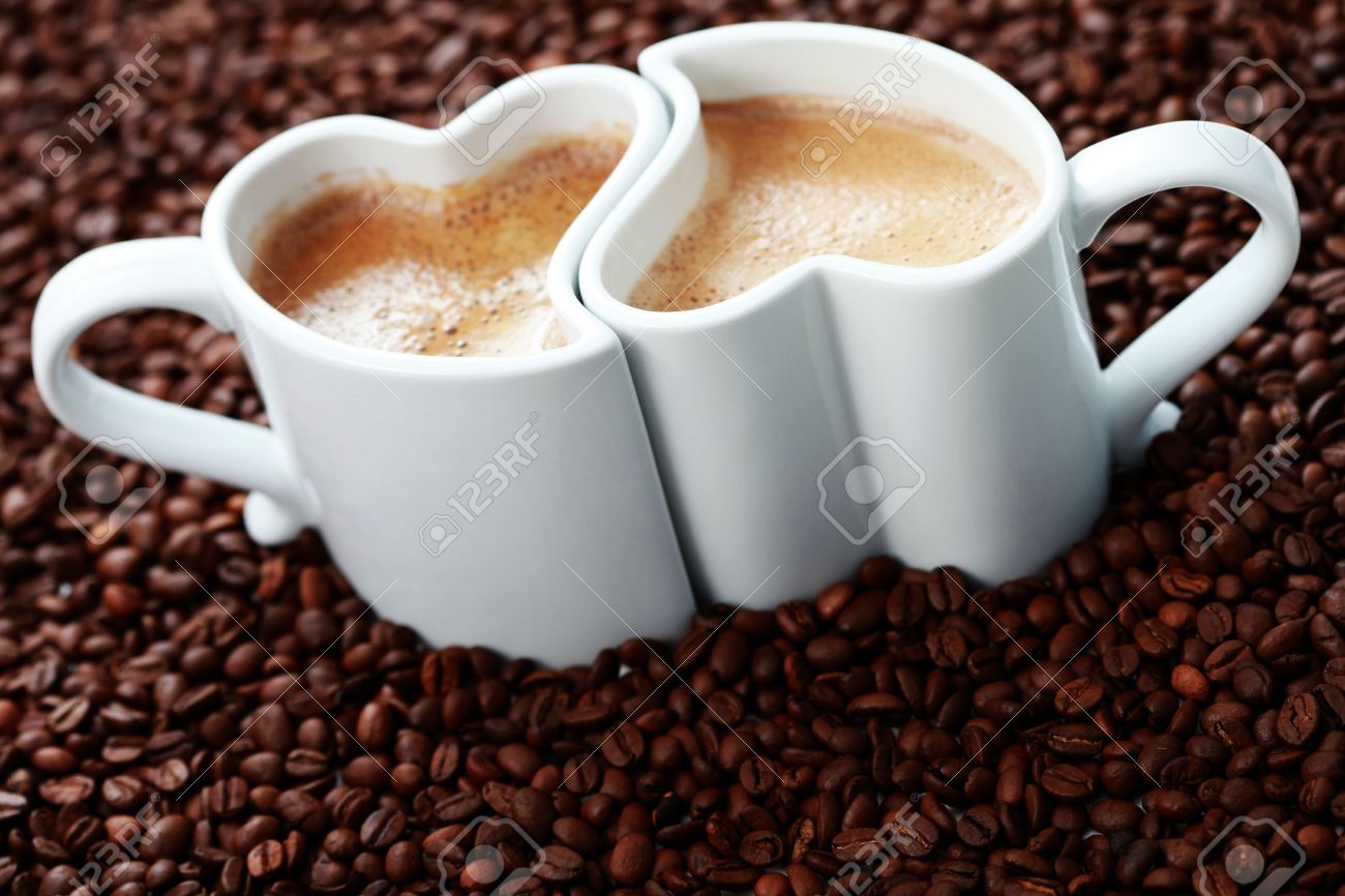 74247752TassenKaffeeFormHerzundKaffeeBoh