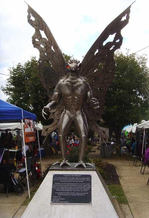 mothman-festival-statue